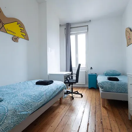 Maison Spacieuse Avec Jardin Et Garage Hébergement de vacances