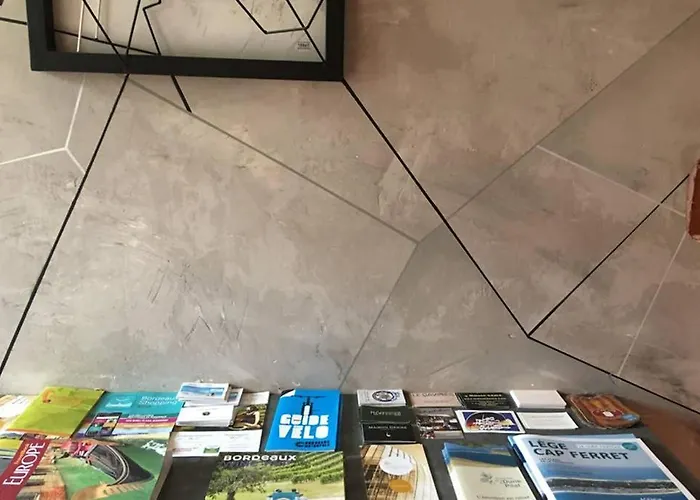 Maison Spacieuse Avec Jardin Et Garage 펜션 보르도