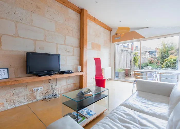 Ferienhaus Maison Spacieuse Avec Jardin Et Garage Bordeaux