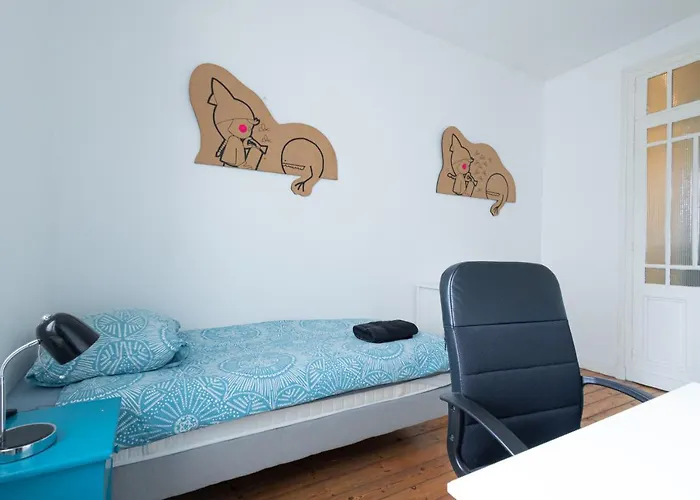 Maison Spacieuse Avec Jardin Et Garage 펜션 *