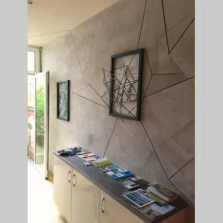 Maison Spacieuse Avec Jardin Et Garage *