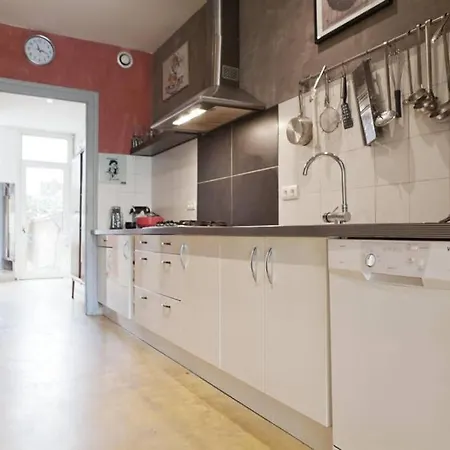 Maison Spacieuse Avec Jardin Et Garage *