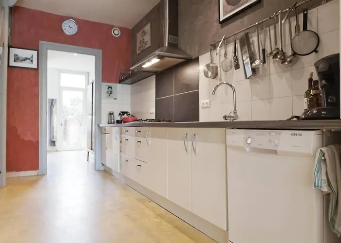 Maison Spacieuse Avec Jardin Et Garage *