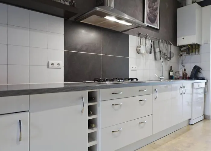 Maison Spacieuse Avec Jardin Et Garage Сasa de vacaciones